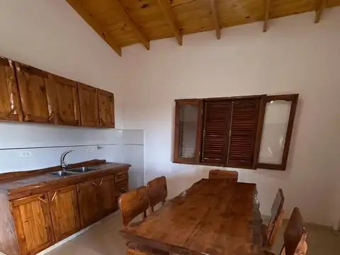 Casa 6 ambientes con 2 baños