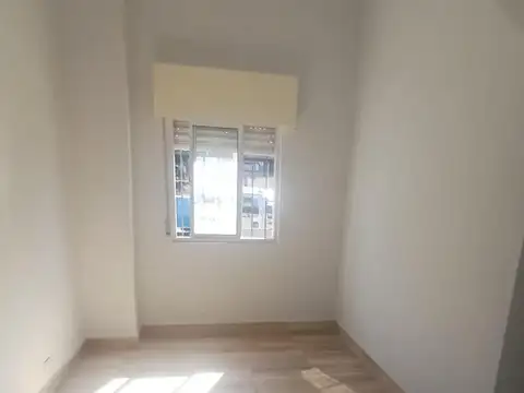 PH 3 Ambientes con entrada independiente – Totalmente refaccionado a nuevo – Parque Avellaneda, CABA