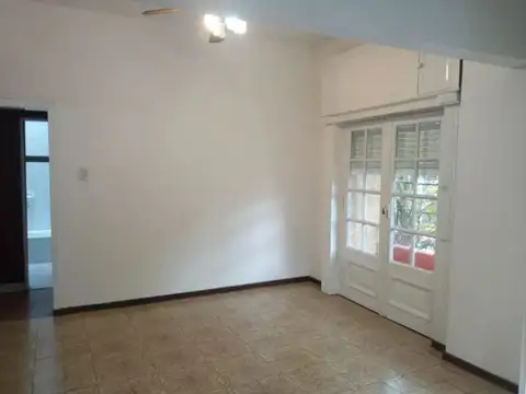 OPORTUNIDAD VENTA CASA 5 AMB C TERRAZA Y COCHERA
