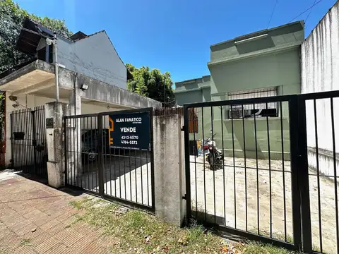 VENTA EN BLOQUE - CASA 3 VIVIENDAS Y COCHERAS POTENCIAL INVERSION