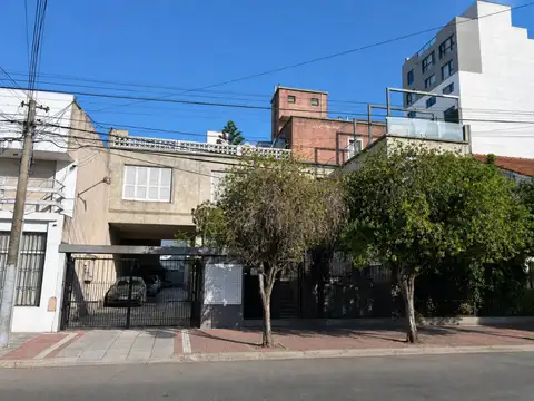 Depto Tipo Casa 3 ambientes con 2 baños