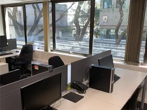 Oficina 4 ambientes con 3 baños
