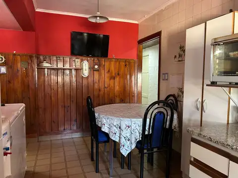 Villa Adelina Venta amplia Casa 4 amb. jardin quincho
