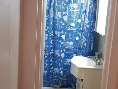 Casa en venta - 4 Dormitorios 2 Baños - San Clemente del Tuyú