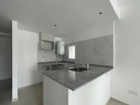 Departamento monoambiente con patio en venta Lourdes Rosario