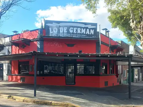 Local en Esquina para gastronomía todo equipado
