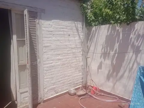 VENTA DPTO  BARRIO OESTE, AMPLIO, CON PATIO