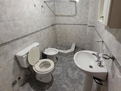 Depto Tipo Casa en Alquiler en Wilde, $ 900.000