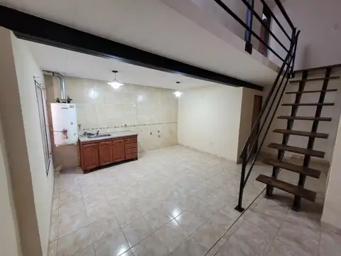 Depto Tipo Casa en Alquiler de 3 ambientes