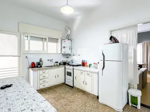 Casa en Venta con 3 cocheras