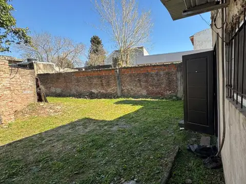 Casa 2 ambientes con 1 baño