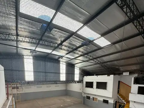 Alquiler de Depósito con Oficinas - San Miguel