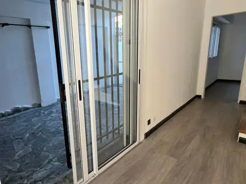 Casa en Alquiler con 1 cochera