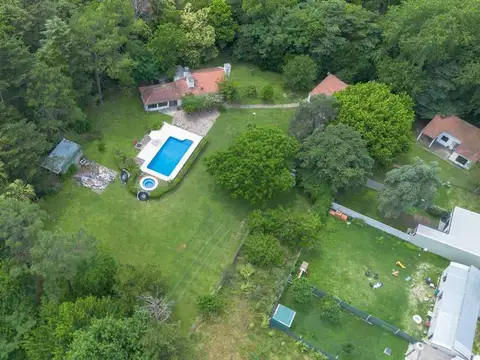 CASA QUINTA EN VENTA SICARDI 2 DORMITORIOS PILETA