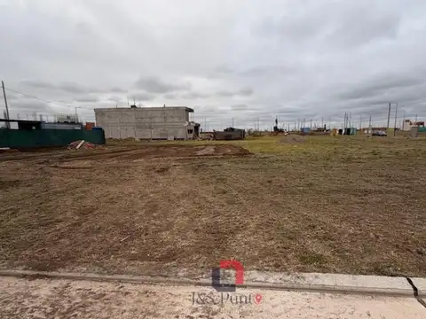 Terreno en Venta 27  mts Fondo