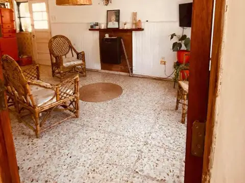 Alsina e/ Constitución y Adolfo Vidal