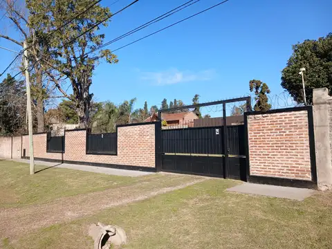 VENTA CASA 4 AMBIENTES,ZONA LA REJA