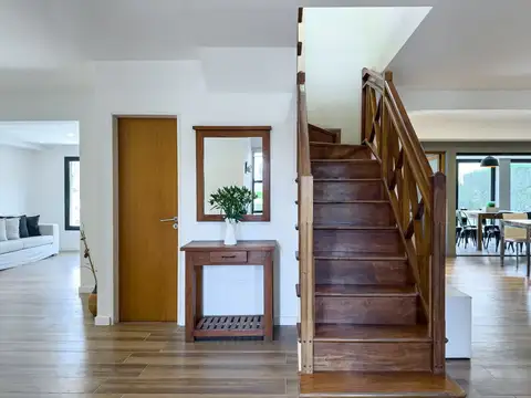 Casa 5 ambientes con 2 baños