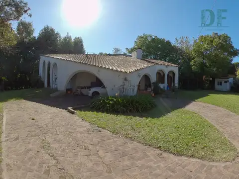 Casa en Venta de 3 Ambientes c/Pileta - Barrio Olivos Golf Club.