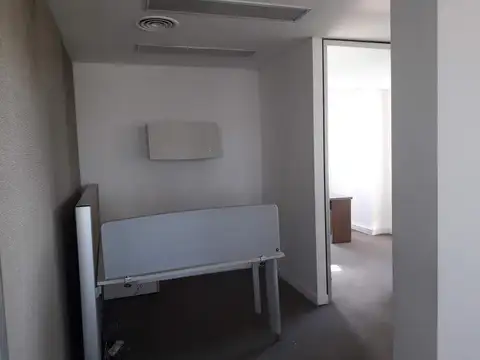 Oficina en Alquiler con 1 cochera