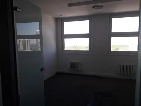 Oficina 1 ambiente con 2 baños