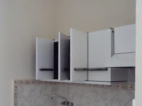 Venta Casa Centrica.Con Servicios.Buen Estado.Consulte  -