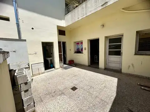 VTA CASA MULTIFAMILIAR COCHERA Y LOCAL V.SARMIENTO