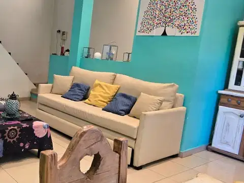 Depto Tipo Casa 4 ambientes con 2 baños