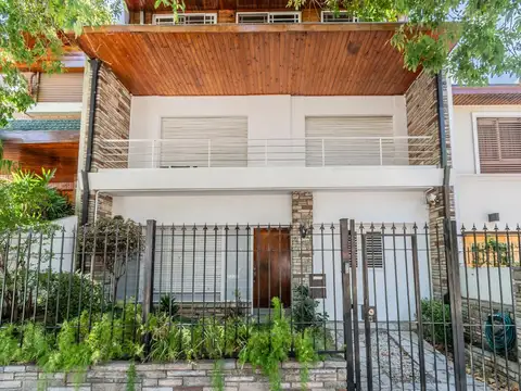 Casa 6 ambientes con 3 baños