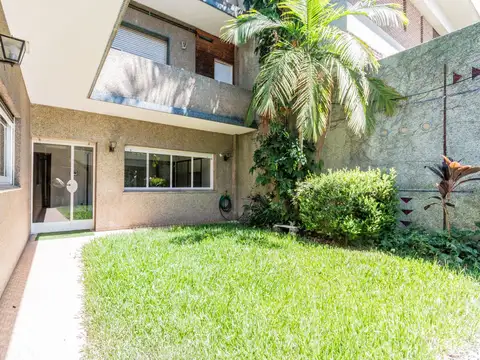 Casa en Alquiler con 1 cochera