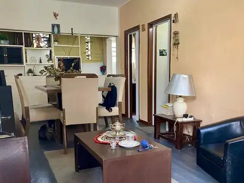 Venta Apartamento 3 Dormitorios en Planta Baja sobre Avenidas