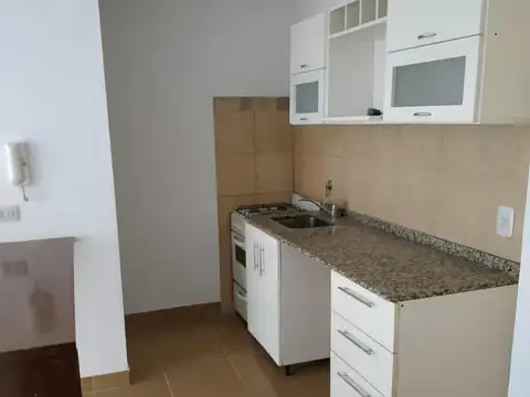 Departamento en Alquiler en Villa Sarmiento, $ 600.000