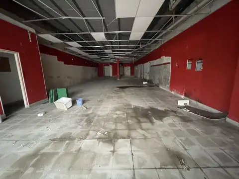 Local sobre Lote Terreno Propio 8,3 x 30 - Pompeya lte. P. Patricios VENTA