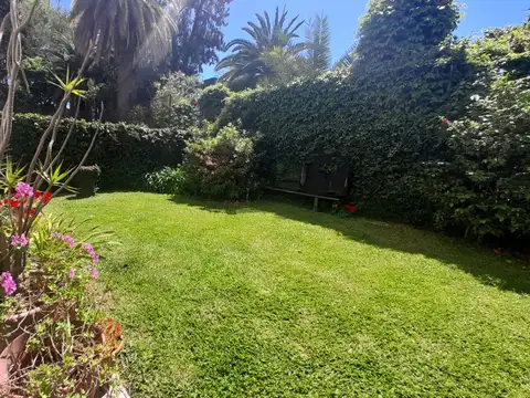 Casa Tipo PH con jardín Garaje Vicente López