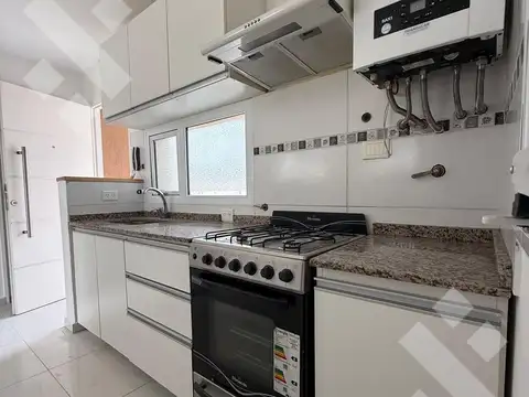 Depto Tipo Casa 4 ambientes con 2 baños