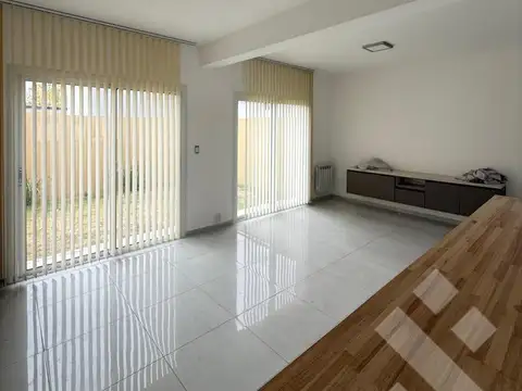 Depto Tipo Casa en Venta 4 años