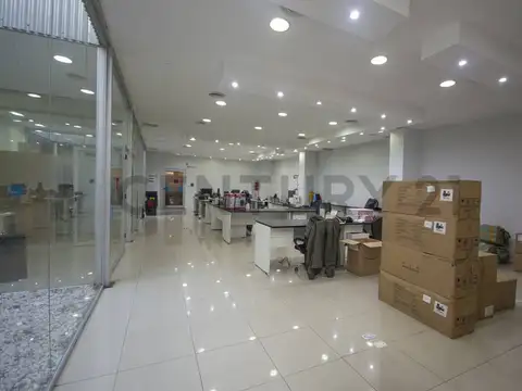 Esteban De Luca 1500, Piso 0