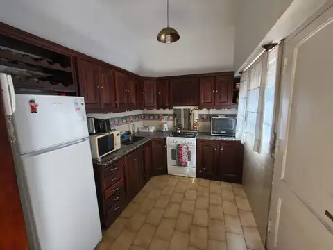 Casa 4 amb pileta Quilmes inmejorable ubicacion
