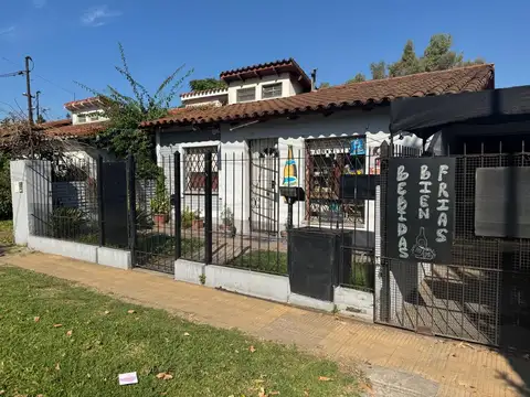 Venta de casa 3 Amb. con Lote propio, Ituzaingo.