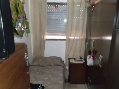 Tipo casa PH al fondo 3 ambientes