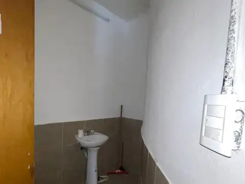 Local en Alquiler en Wilde, $ 700.000