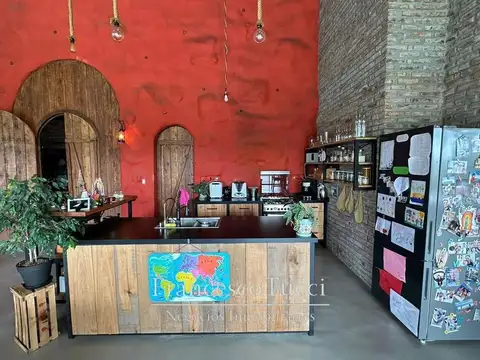 Casa en Venta con 2 cocheras