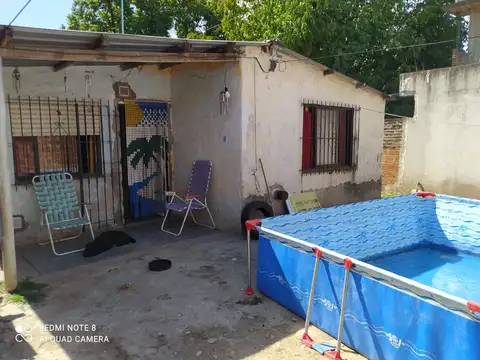 Dos Casas sobre lote de 10x20m en Merlo