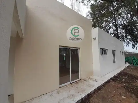Casa en Alquiler con 6 cocheras
