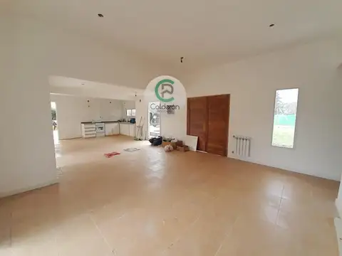 Casa 4 ambientes con 2 baños