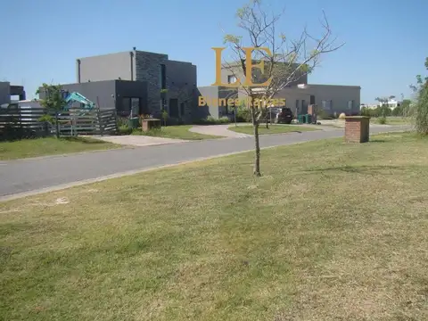 Terreno en Venta 21  mts Fondo