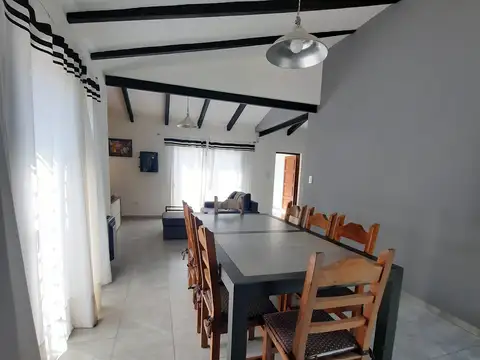 Casa 2 ambientes con 2 baños
