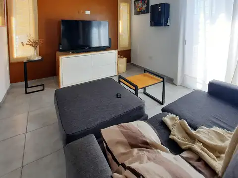 Casa en Alquiler Temporal con 2 cocheras