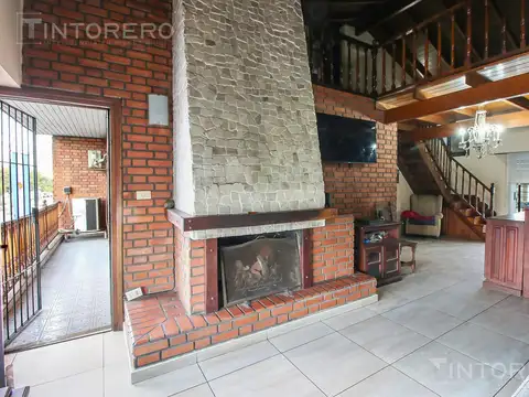 Depto Tipo Casa 4 ambientes con 2 baños