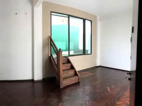 Se vende monoambiente con patio en 18 de Julio